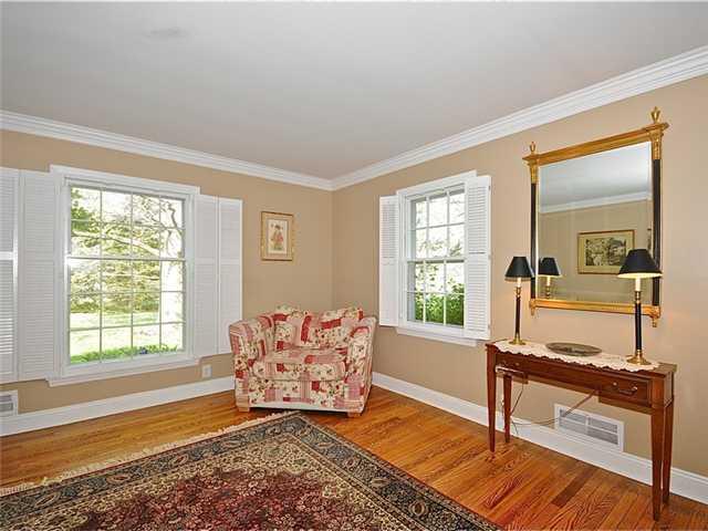 7575 Spring Mill Road Indianapolis, IN 46260 - Photo 9 of 24 Gallery Image 9