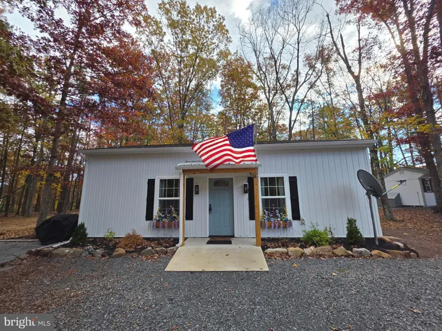 $289,000 | 200 Ponds Court, Berkeley Springs, WV 25411