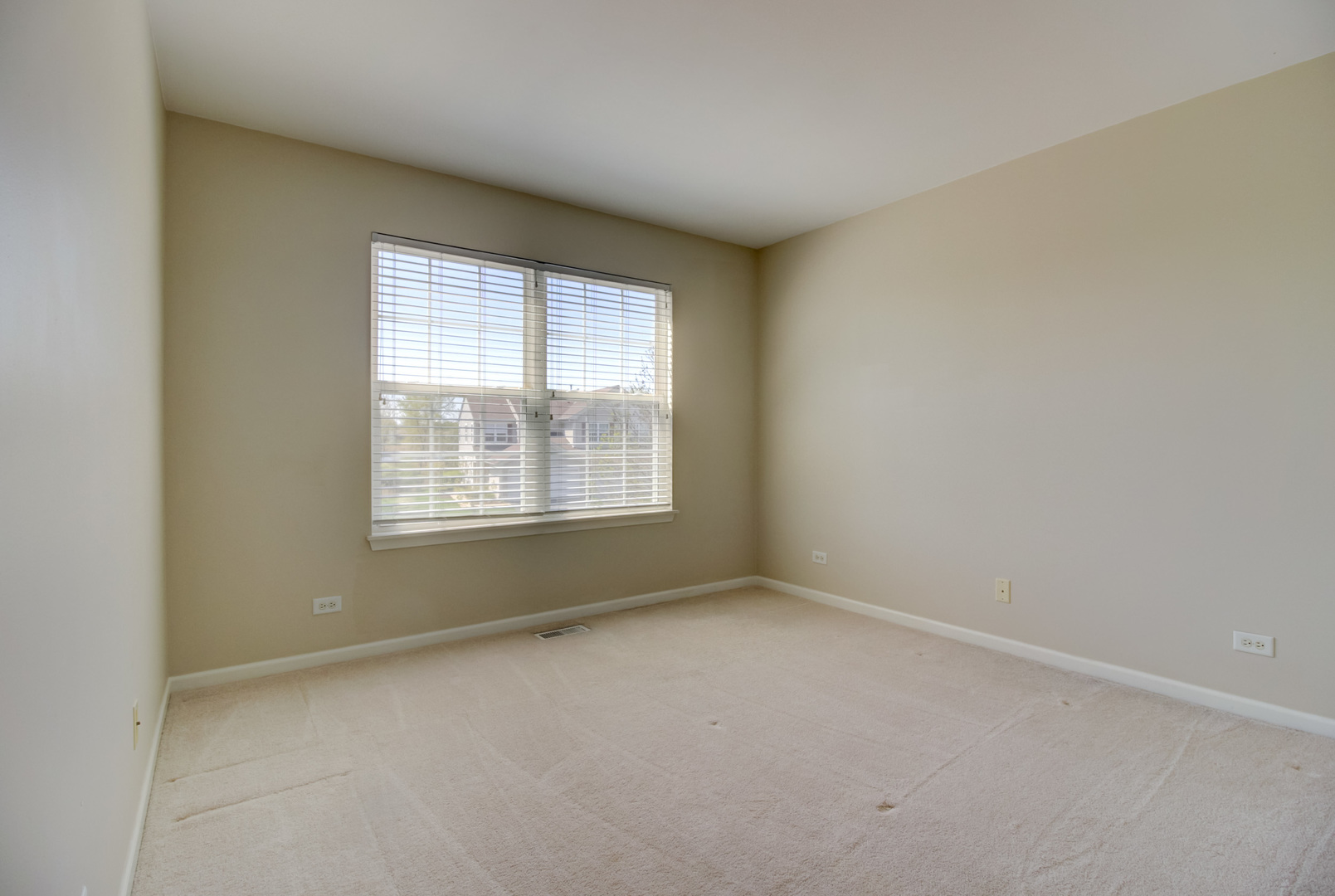 2438 Golf Ridge Circle Naperville, IL 60563 - Photo 10 of 17