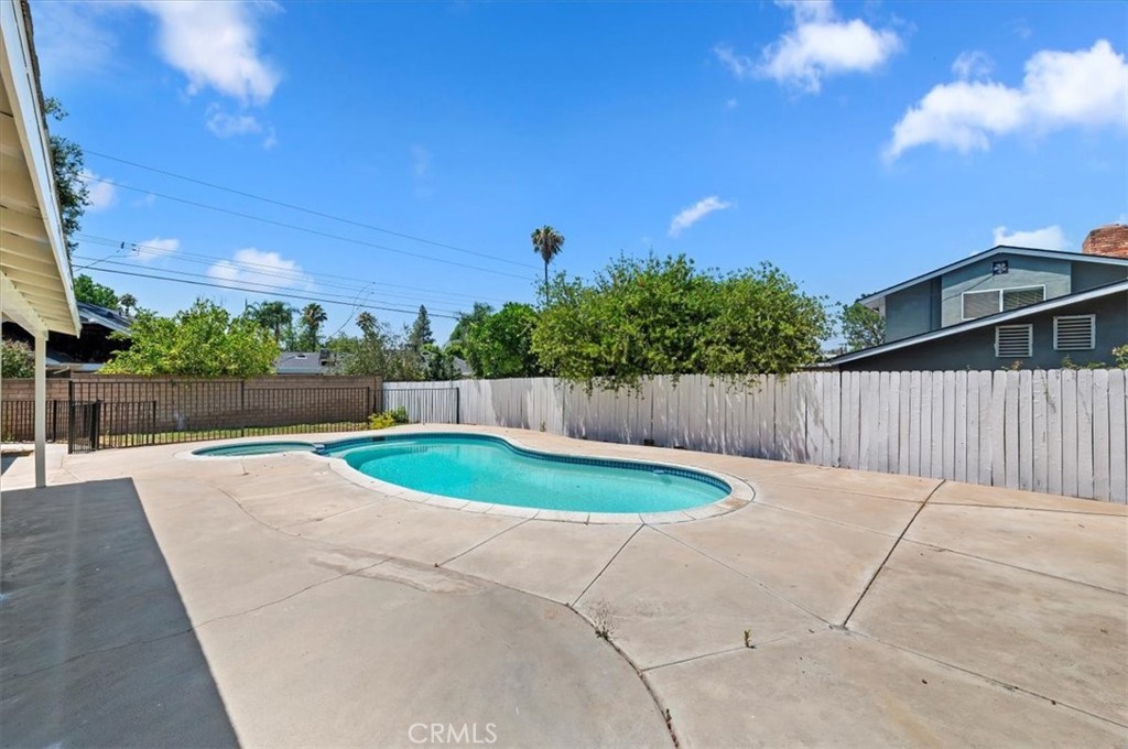 2111 Elsinore Road Riverside, CA 92506 - Photo 36 of 44