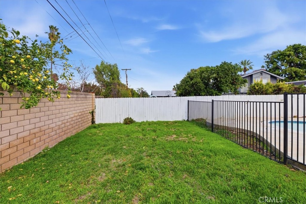 2111 Elsinore Road Riverside, CA 92506 - Photo 40 of 44