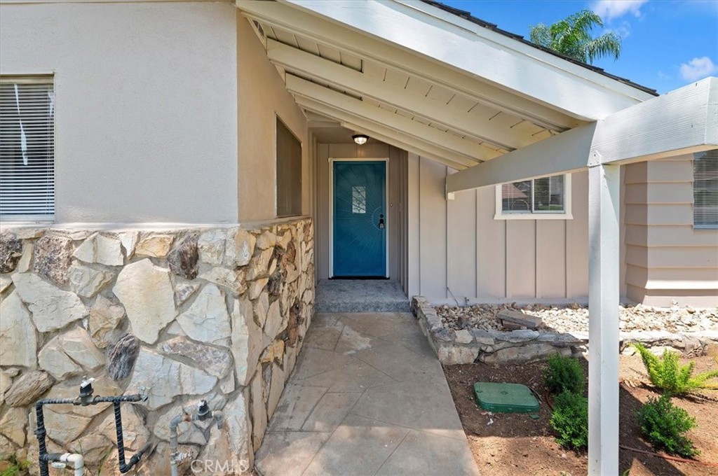 2111 Elsinore Road Riverside, CA 92506 - Photo 6 of 44