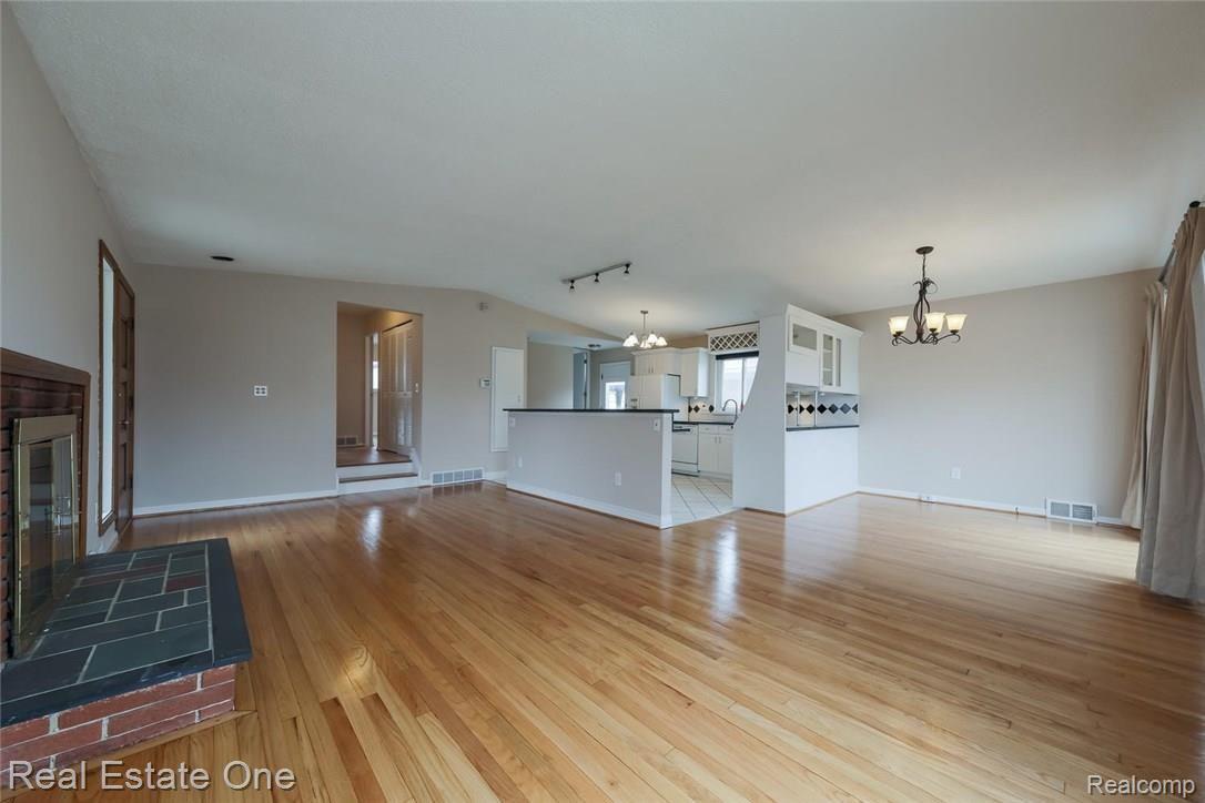 14089 Inkster Road Livonia, MI 48154 - Photo 5 of 29 14089 Inkster 5.jpg