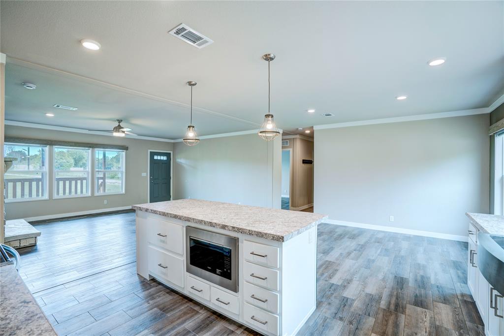 135 Lelon Lane Springtown, TX 76082 - Photo 11 of 40