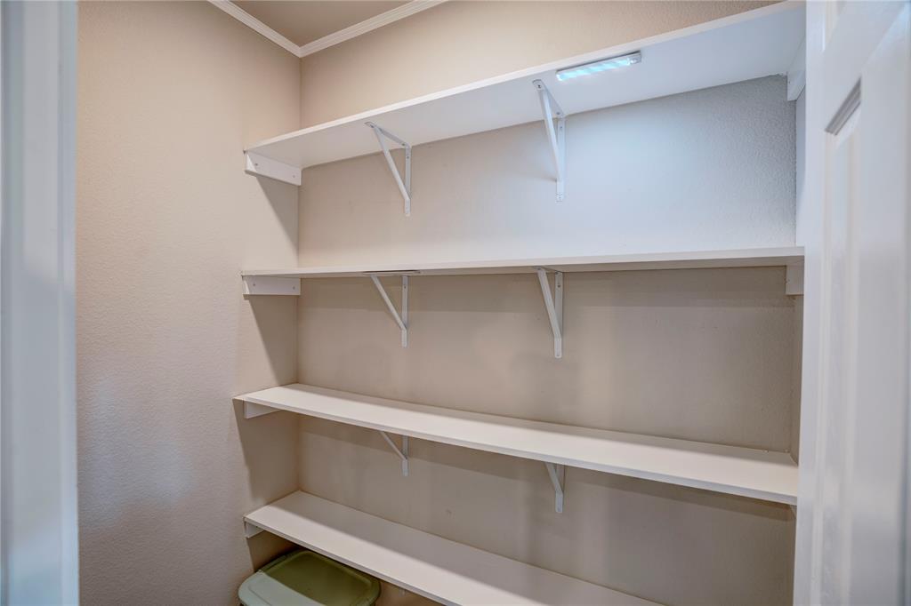 135 Lelon Lane Springtown, TX 76082 - Photo 12 of 40