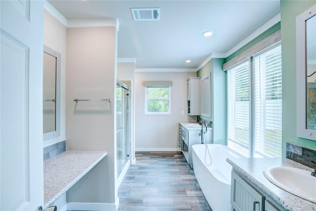 135 Lelon Lane Springtown, TX 76082 - Photo 15 of 40