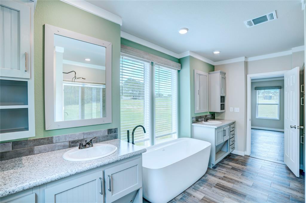 135 Lelon Lane Springtown, TX 76082 - Photo 16 of 40