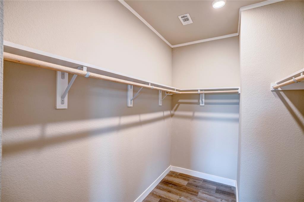 135 Lelon Lane Springtown, TX 76082 - Photo 18 of 40