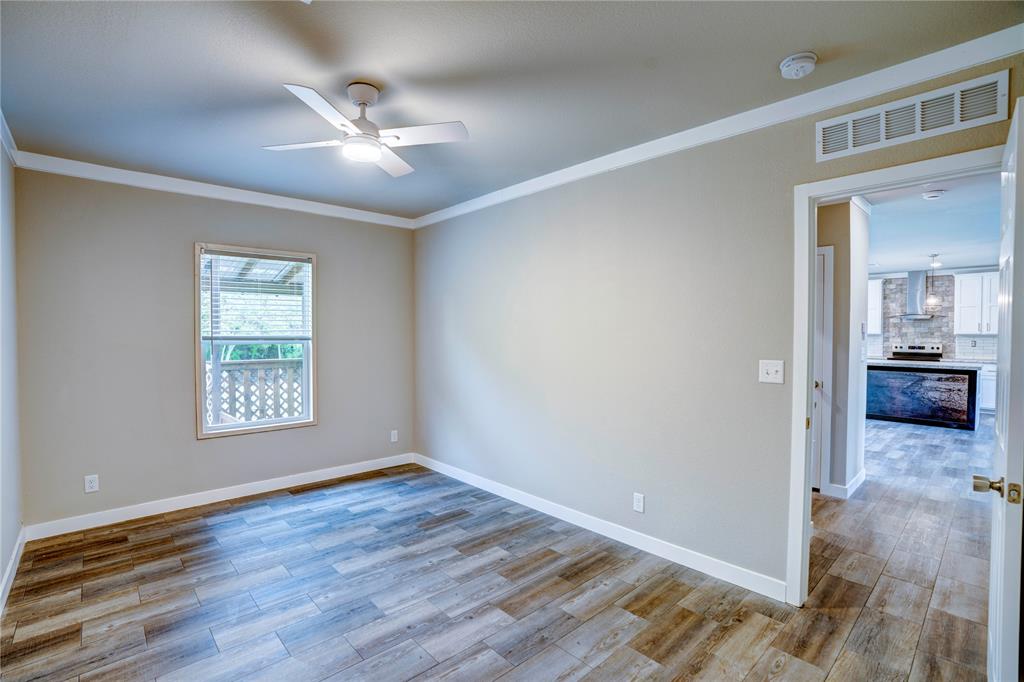 135 Lelon Lane Springtown, TX 76082 - Photo 22 of 40