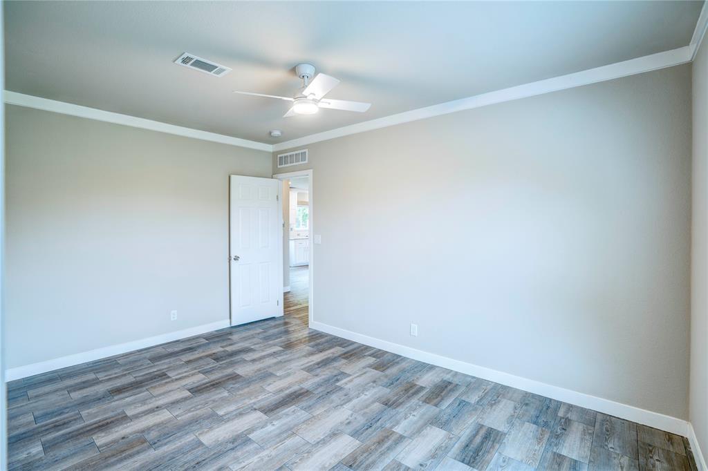 135 Lelon Lane Springtown, TX 76082 - Photo 23 of 40