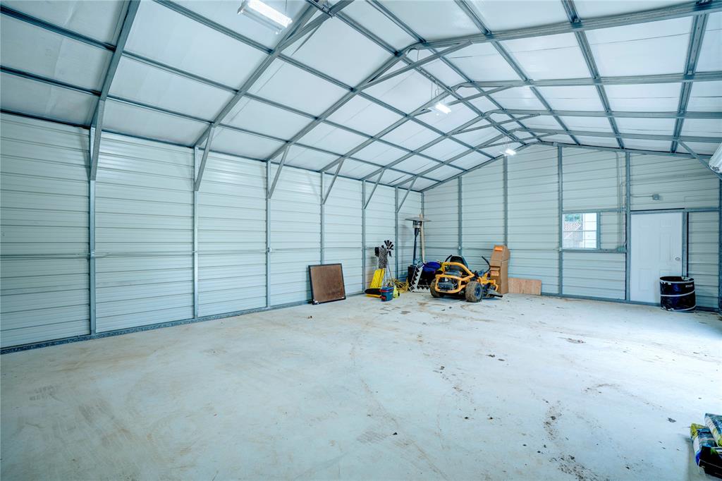 135 Lelon Lane Springtown, TX 76082 - Photo 32 of 40