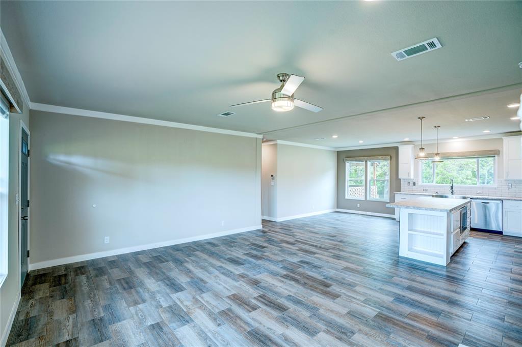 135 Lelon Lane Springtown, TX 76082 - Photo 8 of 40