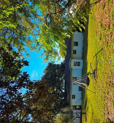 a view of kitchen with washer and dryer