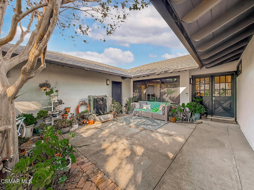 3122 Springfield Street Simi Valley, CA 93063 - Photo 6 of 72 Gallery Image 6