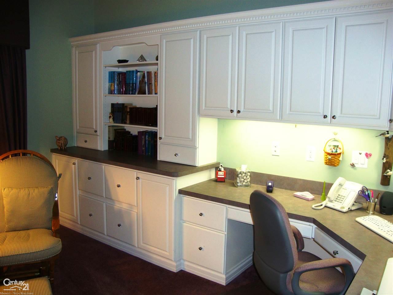 73601 Omo Road Armada, MI 48005 - Photo 42 of 72 Custom Cabinetry