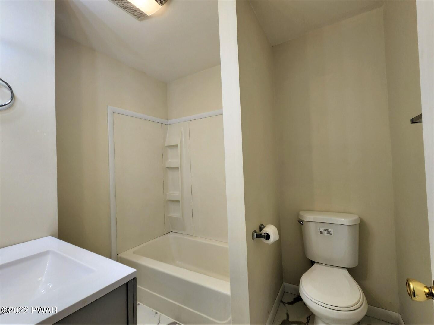 354 Boneridge Road Hawley, PA 18428 - Photo 9 of 12