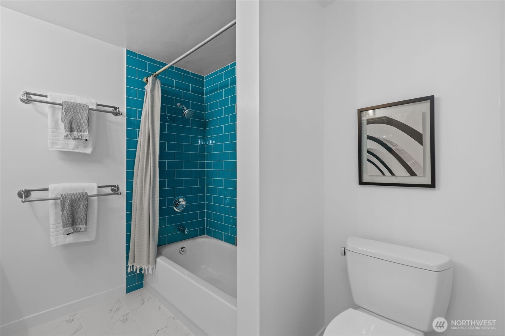 4911 Fremont Avenue North, Unit 303 Seattle, WA 98103 - Photo 19 of 29