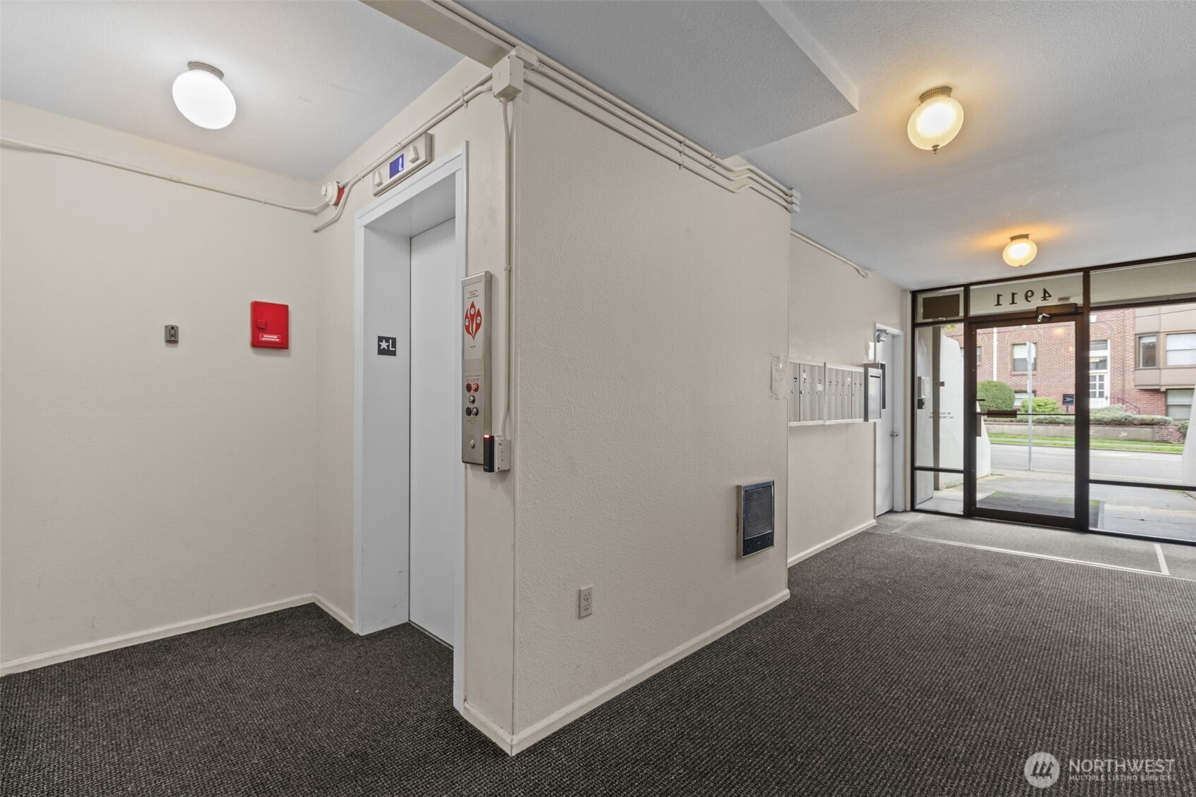 4911 Fremont Avenue North, Unit 303 Seattle, WA 98103 - Photo 26 of 29