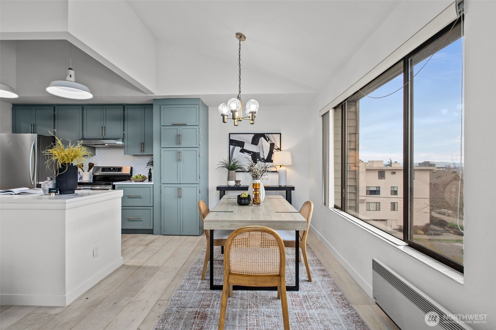 4911 Fremont Avenue North, Unit 303 Seattle, WA 98103 - Photo 7 of 29