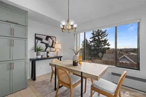 $629,950 | 4911 Fremont Avenue North, Unit 303, Seattle, WA 98103