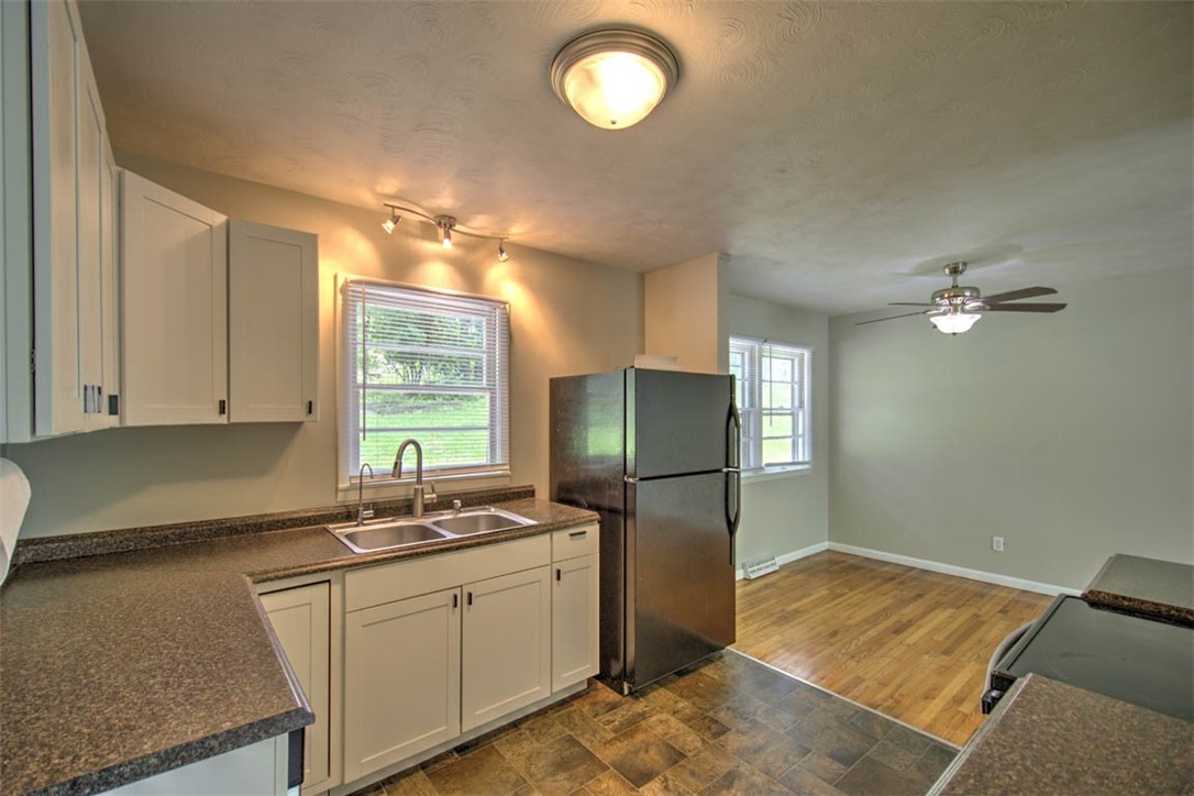 2339 South Rainwater Drive Decatur, IL 62521 - Photo 13 of 25