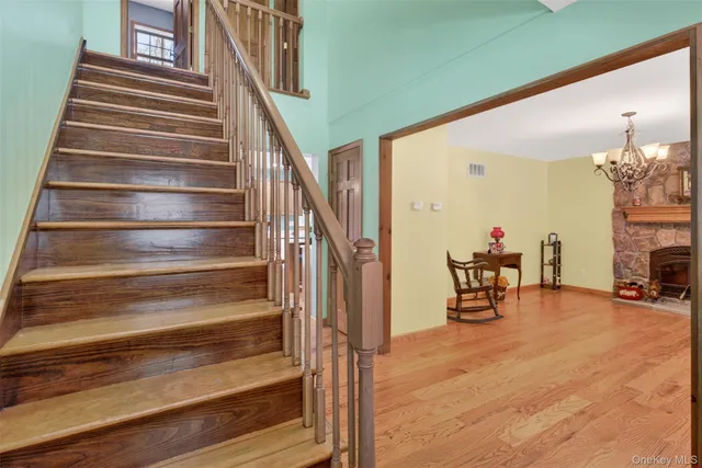 a view of entryway and hall