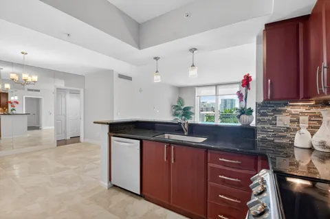 $665,000 | 403 South Sapodilla Avenue, Unit 511, West Palm Beach, FL 33401