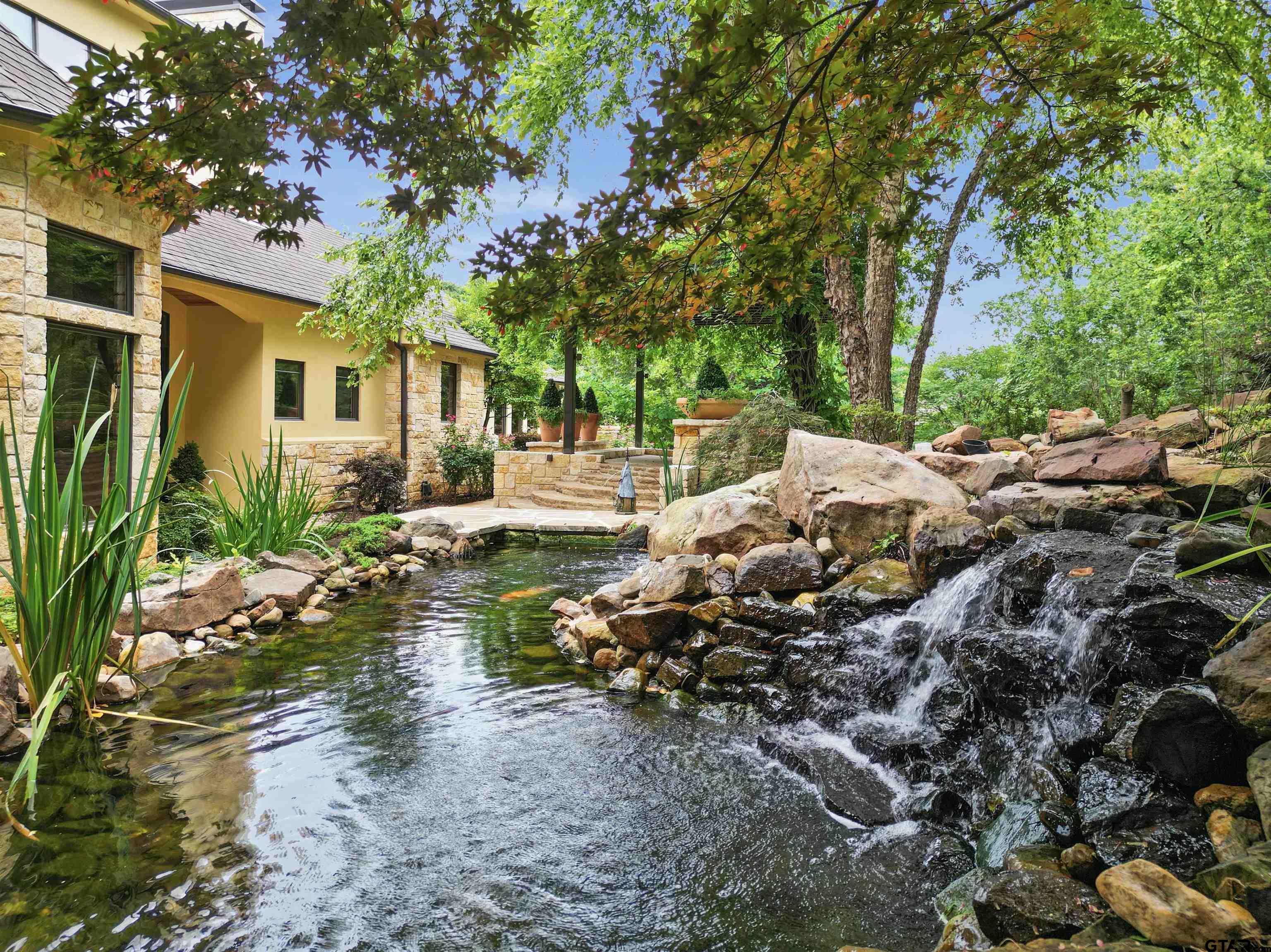 4438 Cascades Shoreline Dr