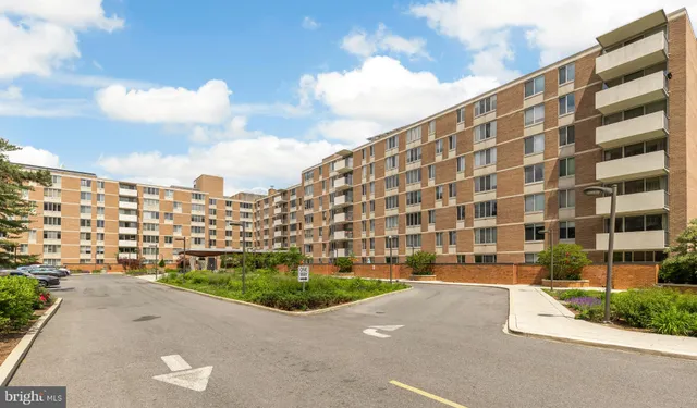 $349,900 | 2939 Van Ness Street Northwest, Unit 422, Washington, DC 20008