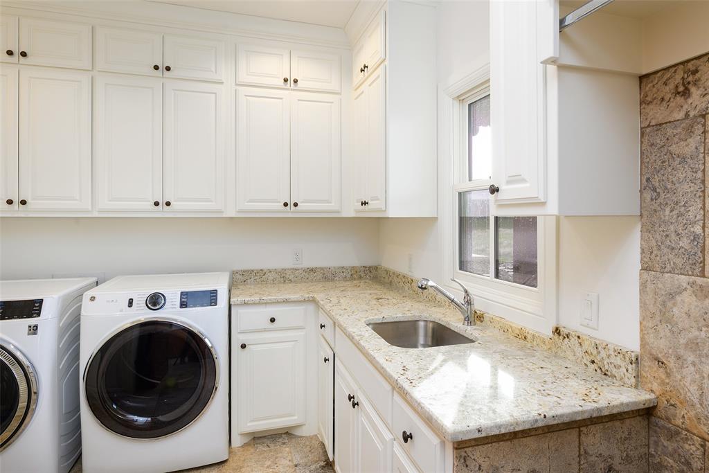 11503 East Rocky Creek Road Crowley, TX 76036 - Photo 27 of 40 a utility room with sink dryer and washer