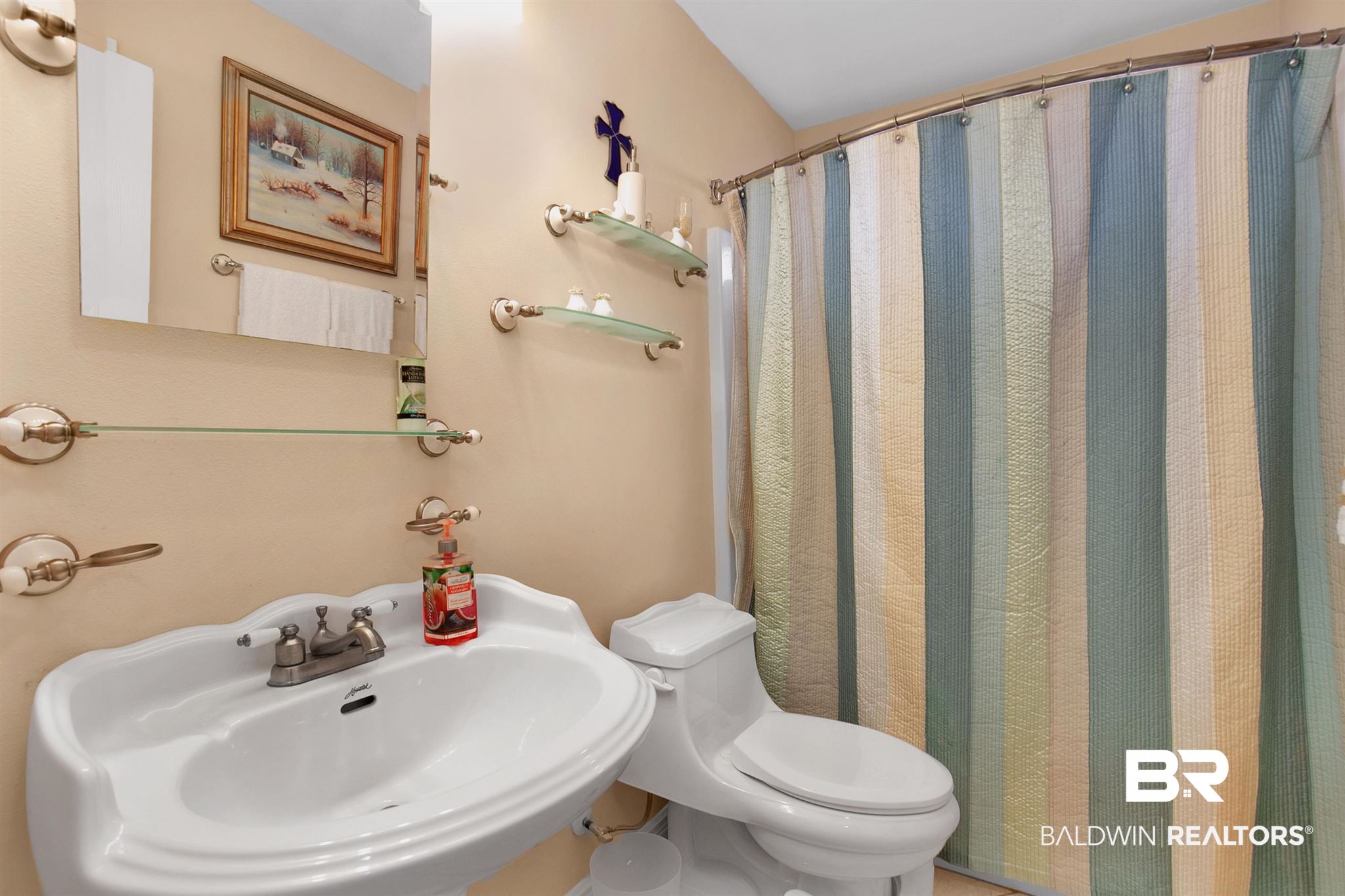 313 West Rosetta Avenue Foley, AL 36535 - Photo 16 of 23 Guest Bathroom