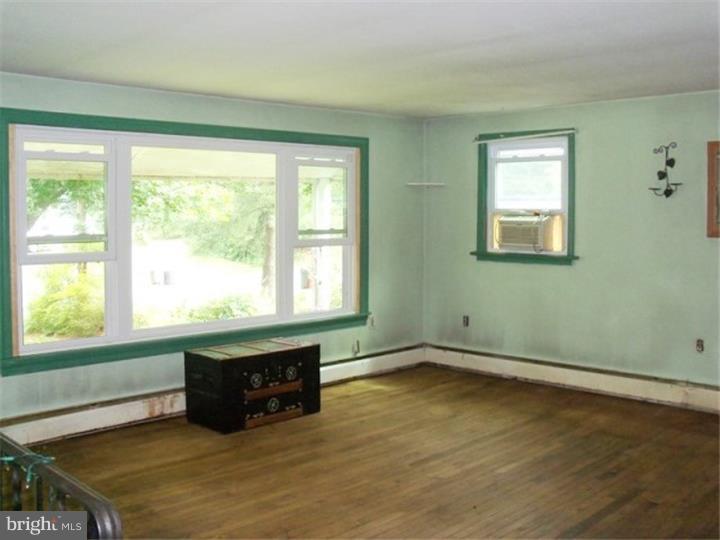 774 Mt Pleasant Road Pottstown, PA 19465 - Photo 11 of 18 Living Room