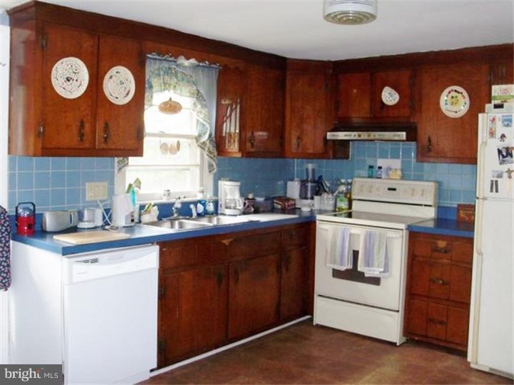 774 Mt Pleasant Road Pottstown, PA 19465 - Photo 6 of 18 Kitchen