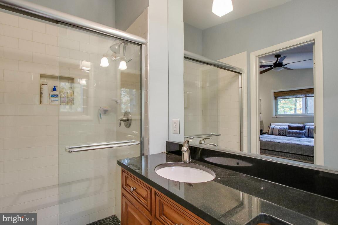 3602 Gardenview Road Baltimore, MD 21208 - Photo 13 of 27 Bath (Master)