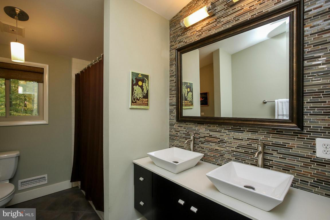 3602 Gardenview Road Baltimore, MD 21208 - Photo 16 of 27 Bath