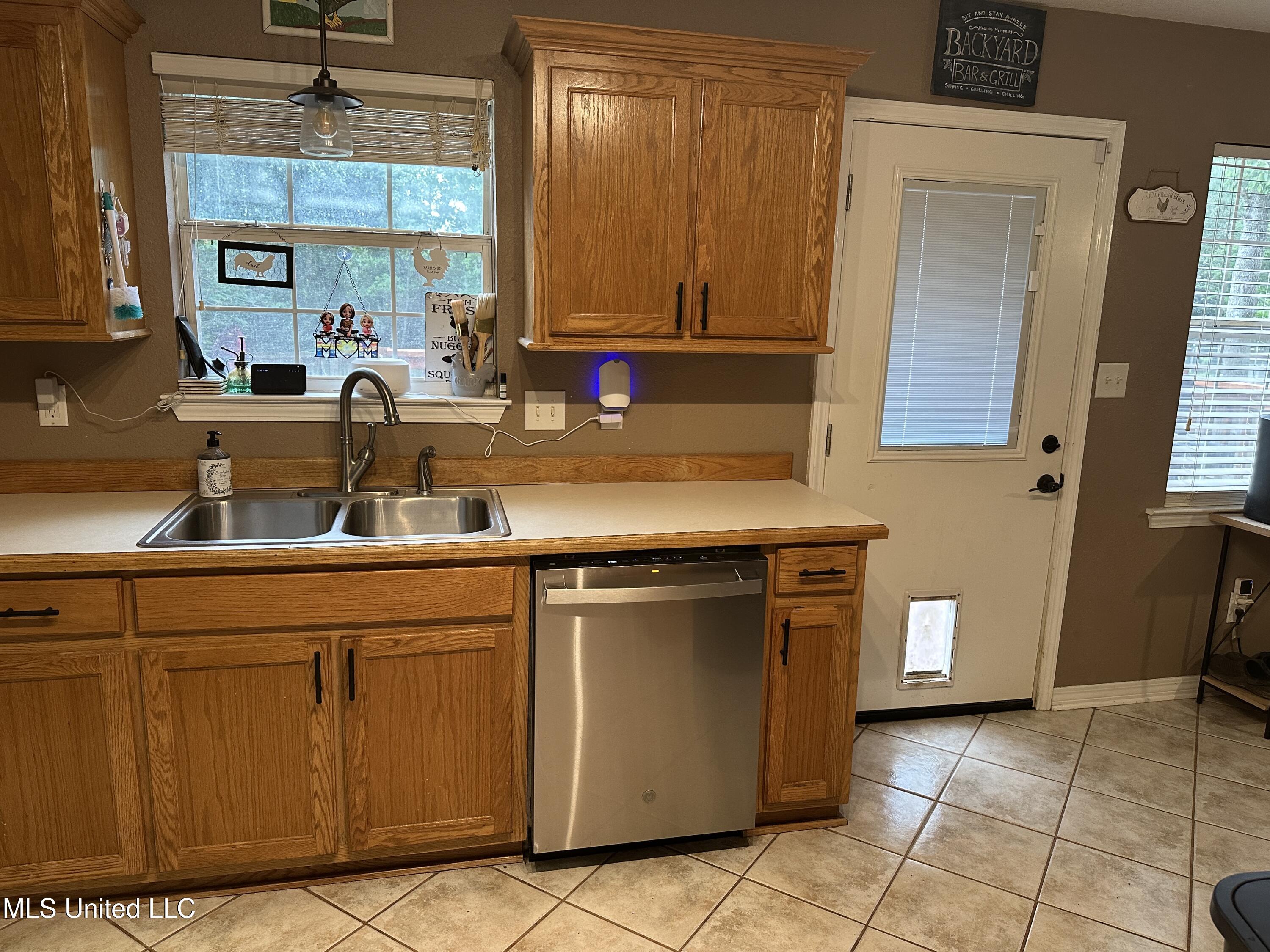 2505 Fairley Road Gautier, MS 39553 - Photo 4 of 36 kitchen 3
