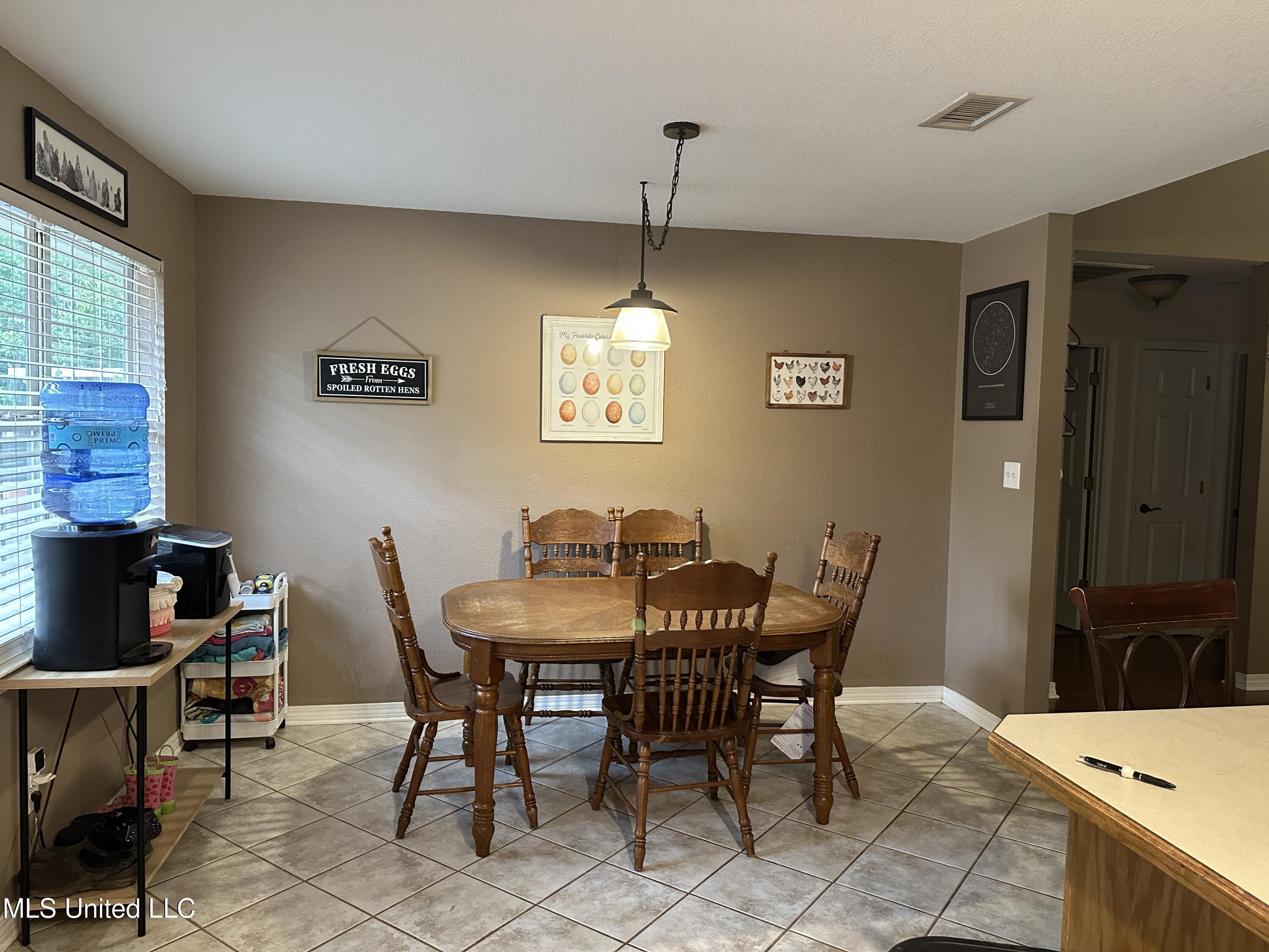 2505 Fairley Road Gautier, MS 39553 - Photo 5 of 36 dining