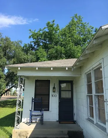 $1,350 | 100 East North Avenue, Bryan, TX 77801