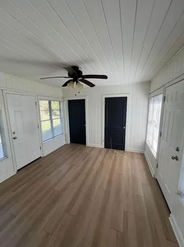 $1,350 | 100 East North Avenue, Bryan, TX 77801