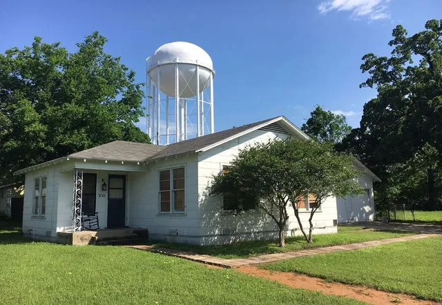 $1,350 | 100 East North Avenue, Bryan, TX 77801