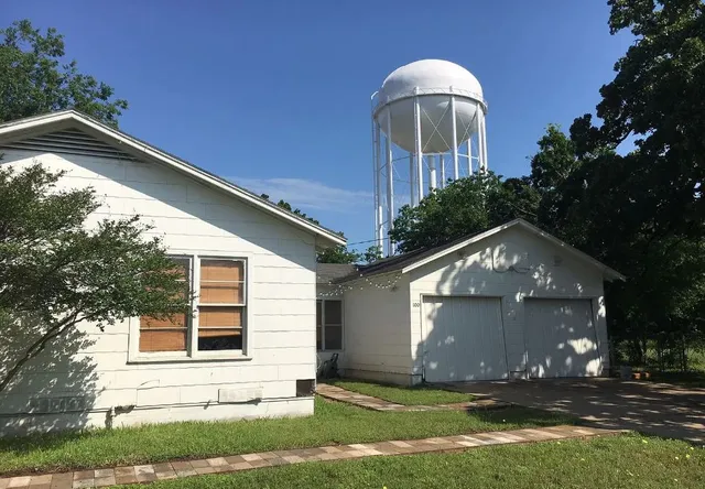 $1,350 | 100 East North Avenue, Bryan, TX 77801