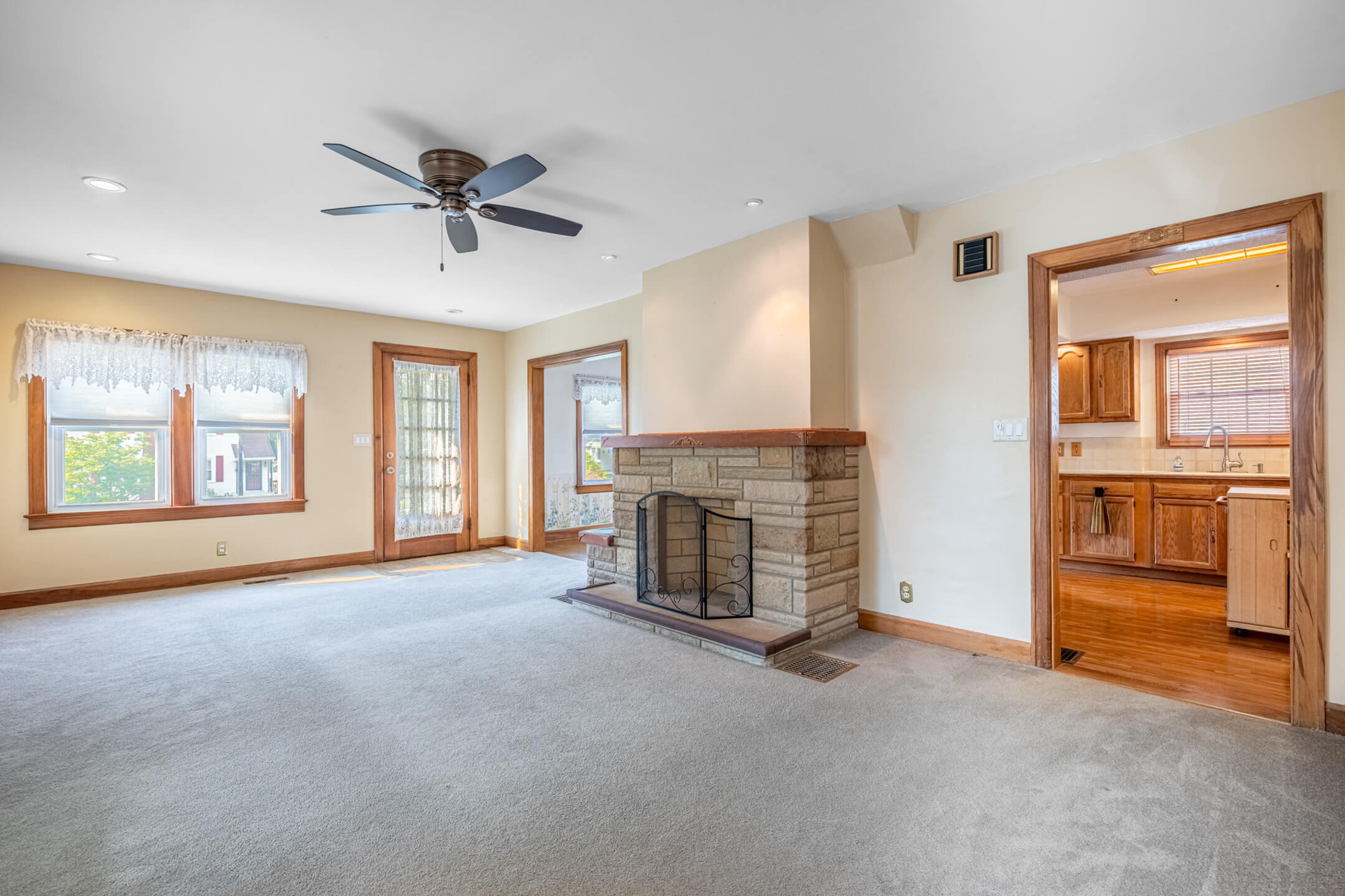 1933 Maiden Lane Springfield, OH 45504 - Photo 2 of 38 Gallery Image 2