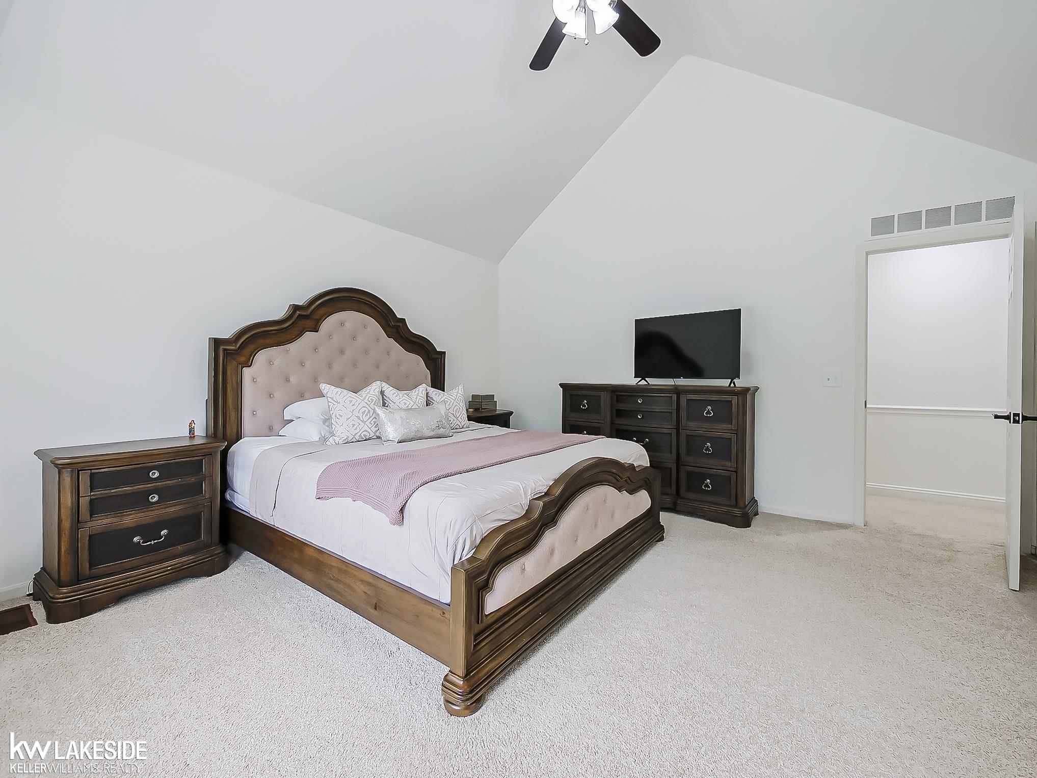 2058 Reagan Drive Rochester Hills, MI 48309 - Photo 32 of 68