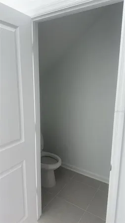 a view of empty room with window