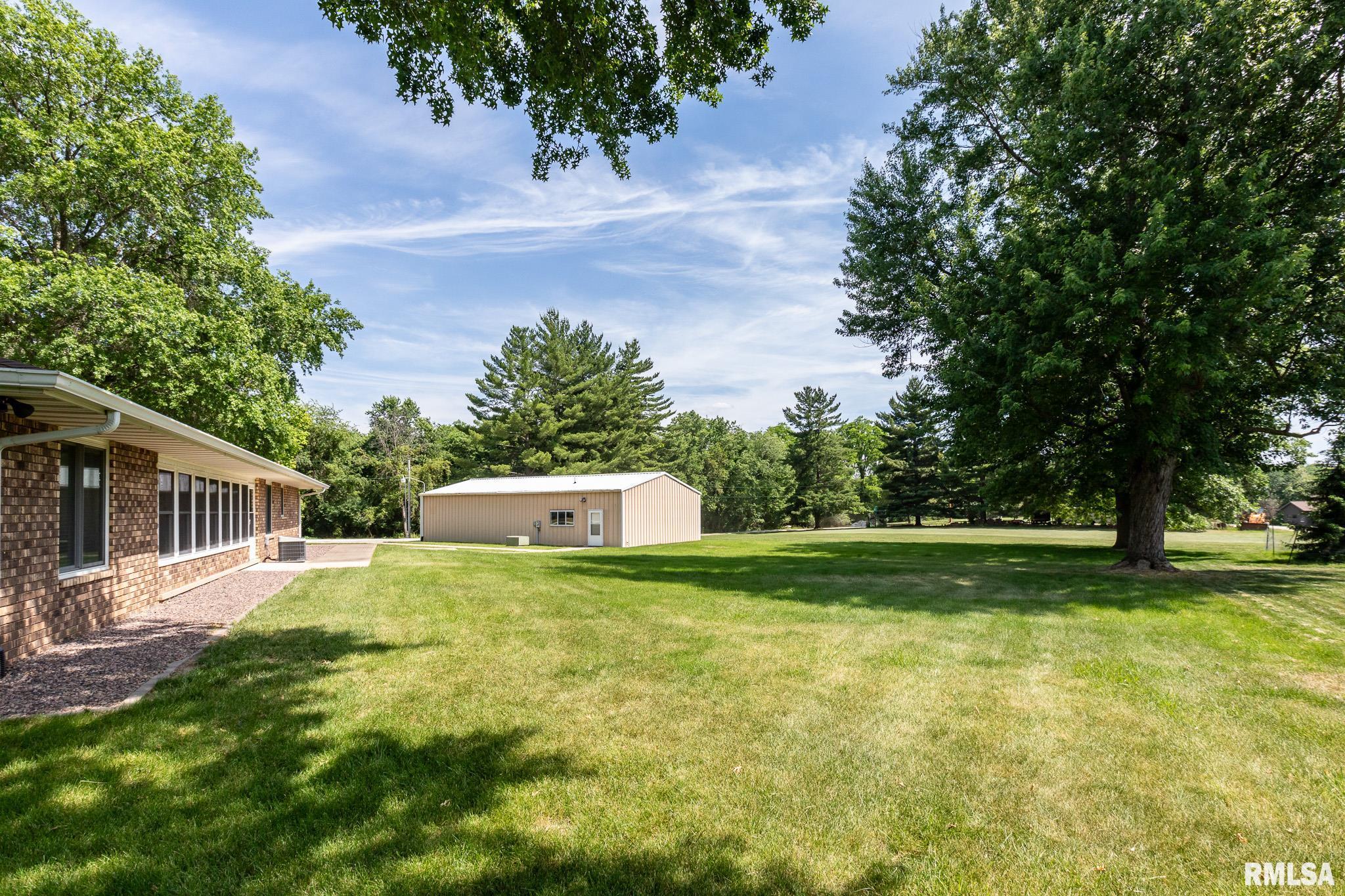 2816 Sheridan Road Pekin, IL 61554 - Photo 7 of 32