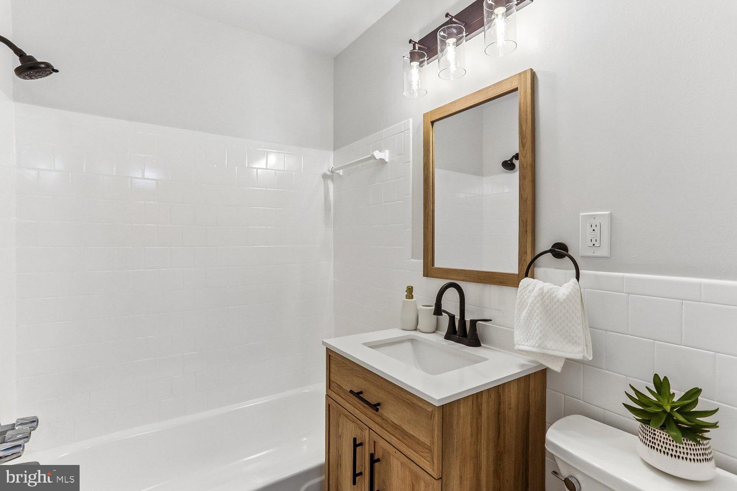 11191 Columbia Pike, Unit 41 Silver Spring, MD 20901 - Photo 41 of 52 Bath