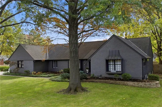 $975,000 | 3523 West 100th Terrace, Leawood, KS 66206