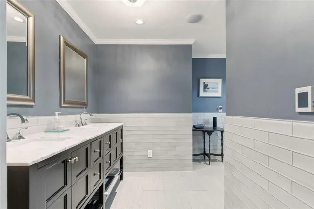 $975,000 | 3523 West 100th Terrace, Leawood, KS 66206