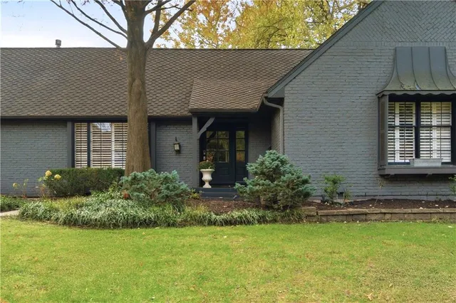 $975,000 | 3523 West 100th Terrace, Leawood, KS 66206