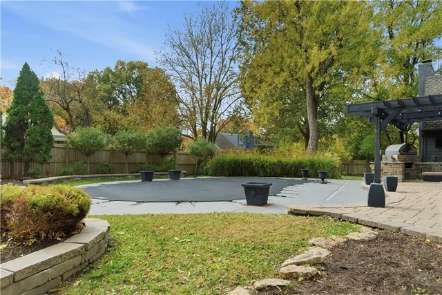 $975,000 | 3523 West 100th Terrace, Leawood, KS 66206